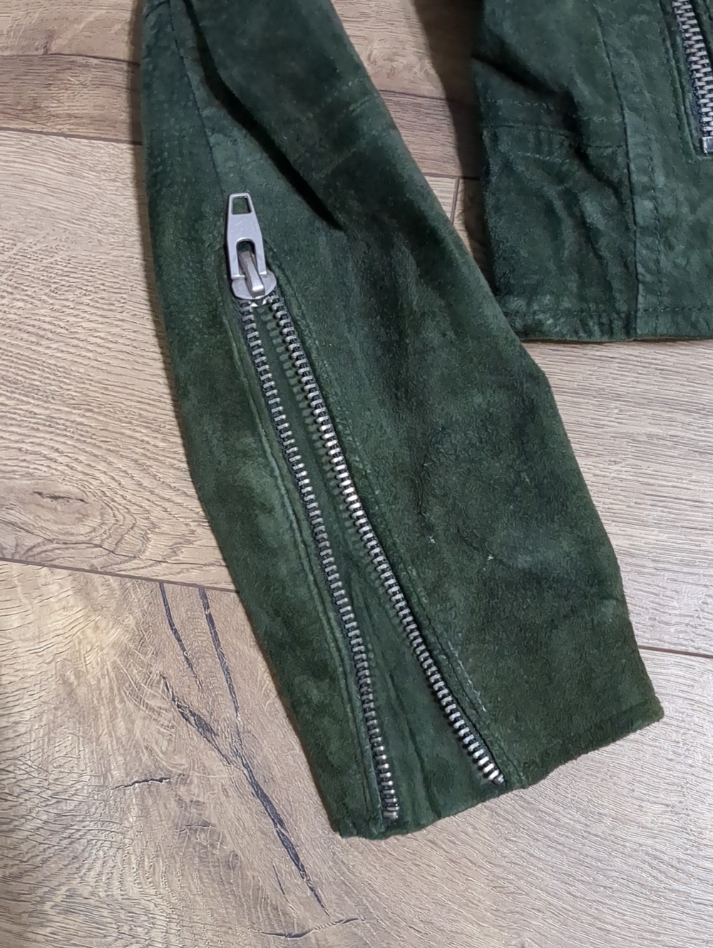 BLANKNYC Women’s Luxury Cropped Herb Suede Jacket Size Medium - Picture 6 of 15